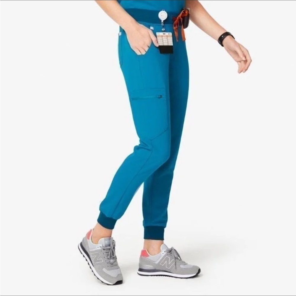 💙💙 Alps Blue Figs Zamora joggers